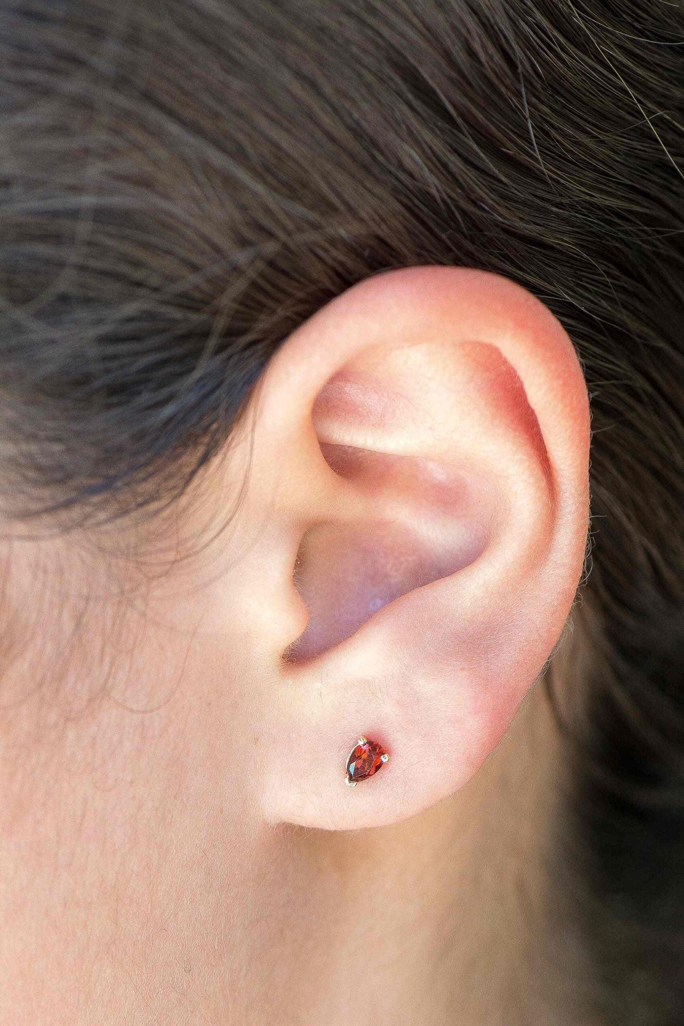 14k Gold Pear Shape Garnet Stud Earrings