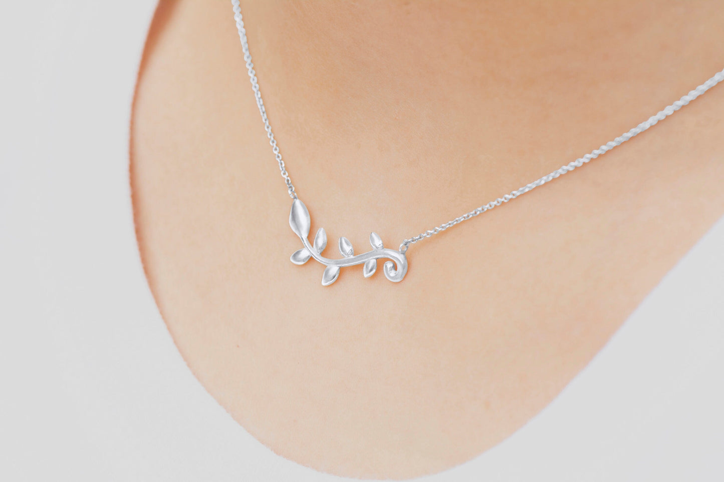 14k Gold Olive Leaf Vine Pendant