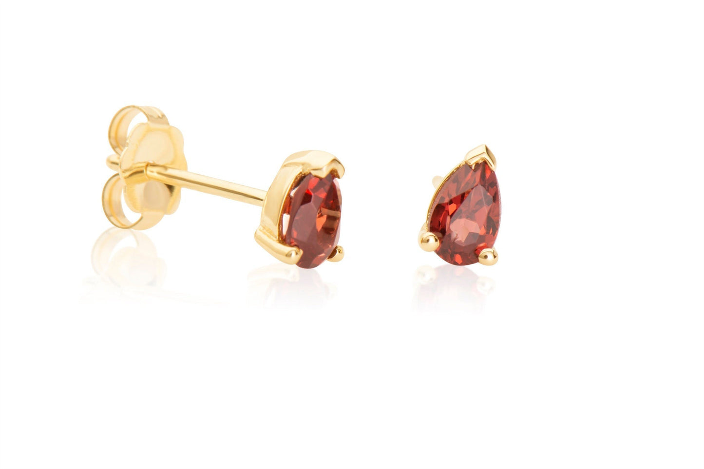 14k Gold Pear Shape Garnet Stud Earrings