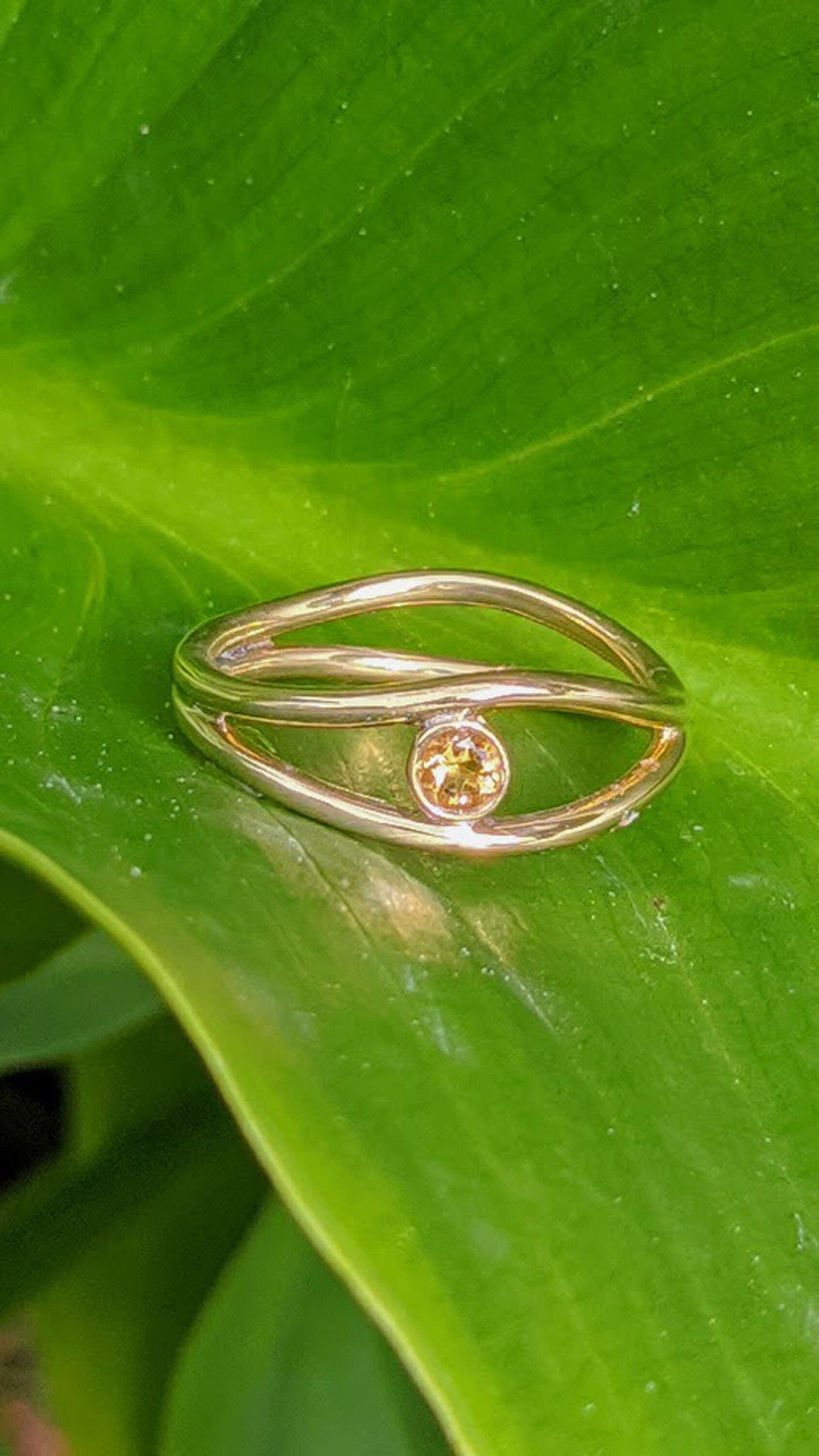 14k Gold Round Citrine Gemstone Wave Ring